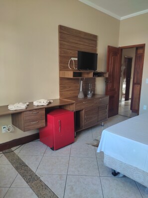 Habitación Deluxe | Espacio para trabajar con laptop y wifi gratis