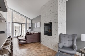 Televisión, chimenea