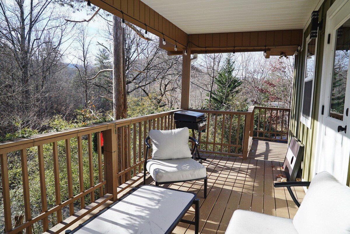 ★ Prime Location ★ Cozy Getaway ★