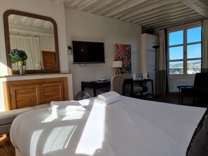 WiFi, bed sheets - Houdaille 2 - Bright Suite overlooking the Port of Honfleur (Honfleur)