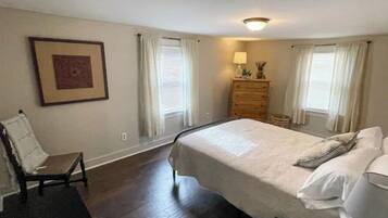 3 Schlafzimmer, Schreibtisch, kostenloses WLAN, Bettwäsche
