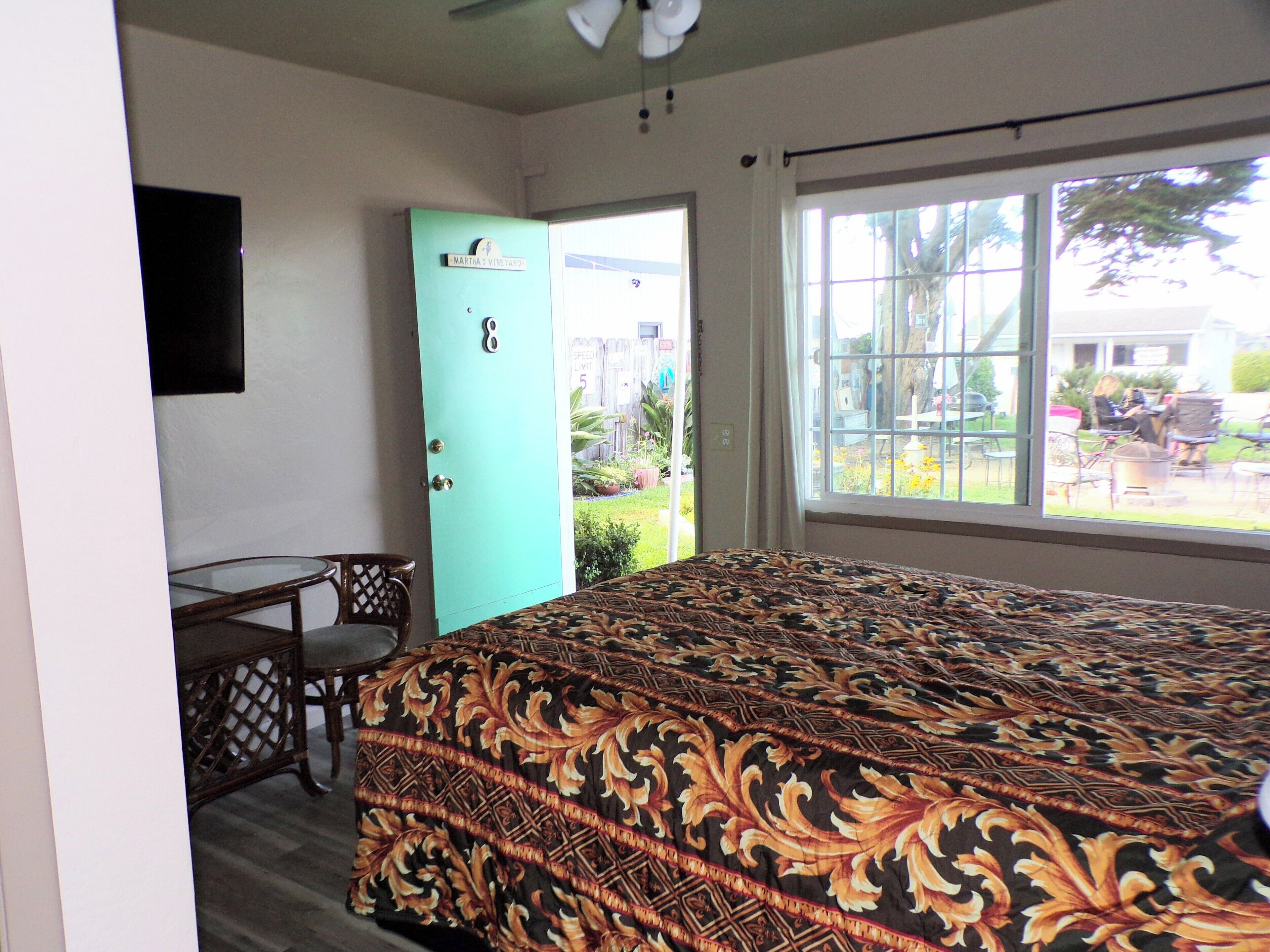 Basic Single Room | Individually decorated, individually furnished, free WiFi, bed sheets
