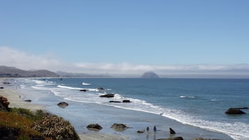 Una spiaggia nelle vicinanze