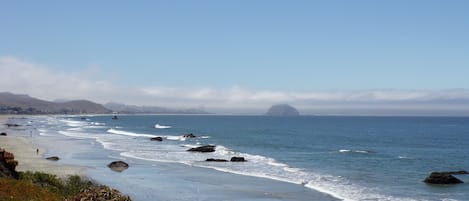 Una spiaggia nelle vicinanze