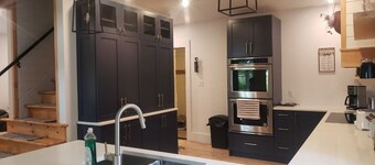 Spacious, Newly Refurbished Cozy Farmhouse on 100 acres