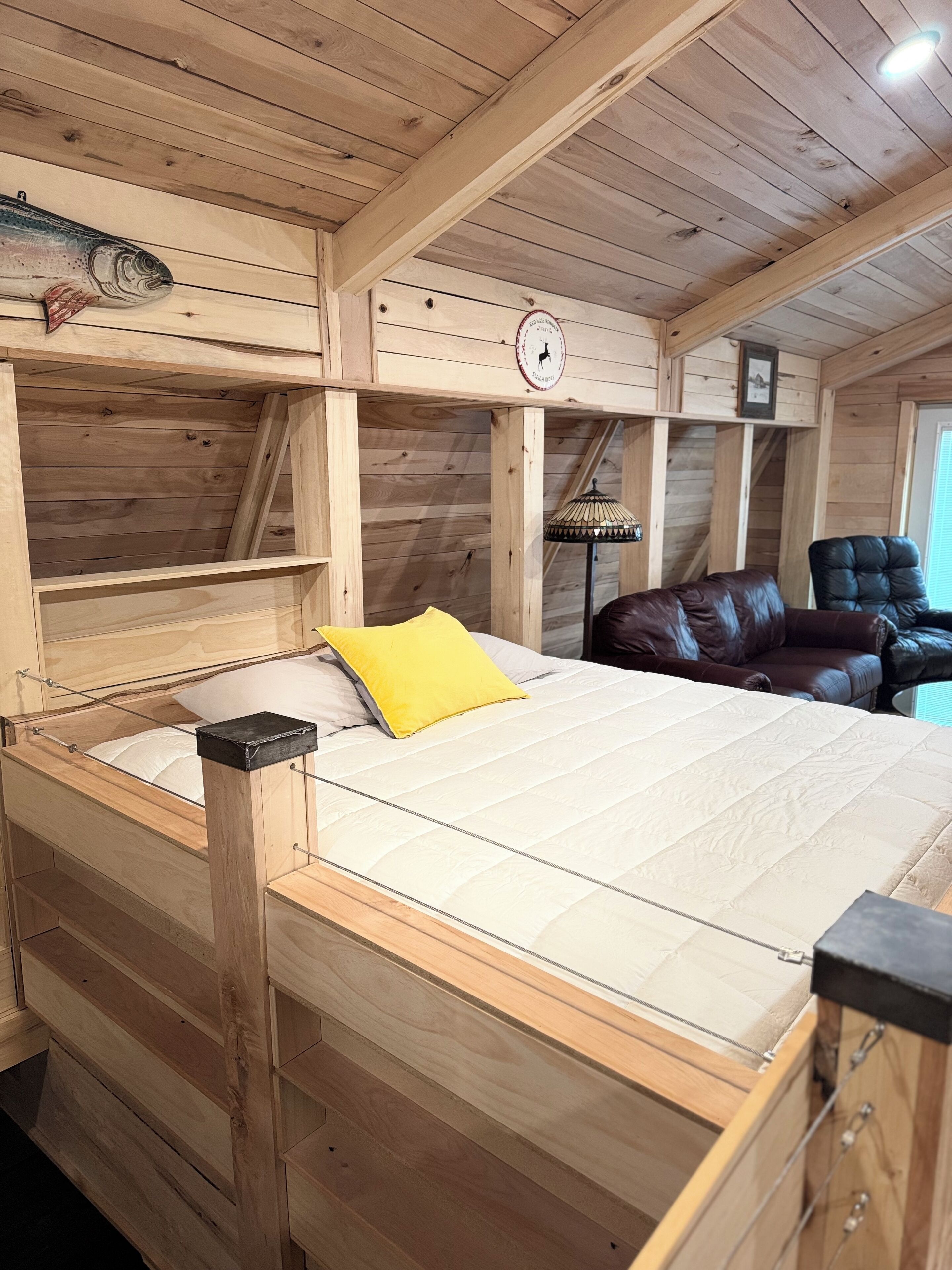 1 bedroom, bed sheets