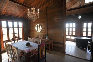 Casa clásica, 2 habitaciones | Servicio a la habitación