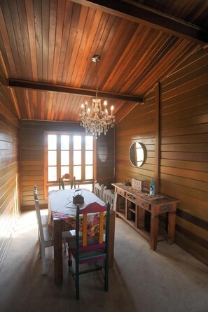 Classic House, 2 Bedrooms | In-room dining
