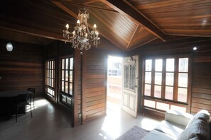 Classic House, 2 Bedrooms | Living area - CASA DE MADEIRA (Conselheiro Lafaiete)