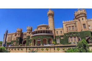 مكان جذب سياحي