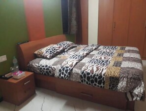 2 bedrooms