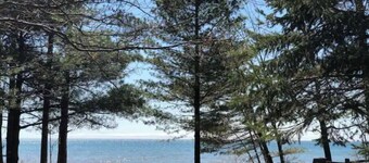 Cheerful cottage with 4 private beach accesses!!!!