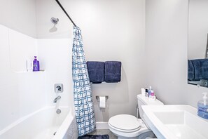 Combined shower/tub