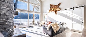 New Lakefront Modern Chalet With Panoramic Views