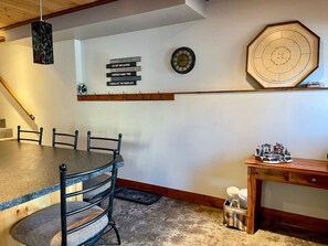 Dining - Apex Mountain ~ Everything you need to relax (Apex Mountain Resort)