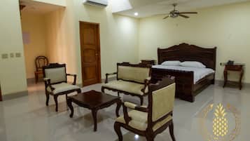 Superior Studio Suite, 1 King Bed, Garden View | Egyptian cotton sheets, premium bedding, down duvets, in-room safe