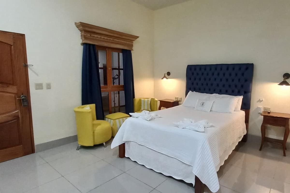 Deluxe Single Room | Egyptian cotton sheets, premium bedding, down duvets, in-room safe