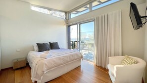 4 bedrooms, iron/ironing board, free WiFi, bed sheets - Argyll Mollymook Absolute Oceanfront (Mollymook Beach)