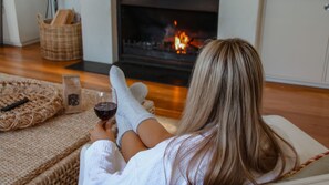 Interior - Argyll Mollymook Absolute Oceanfront (Mollymook Beach)