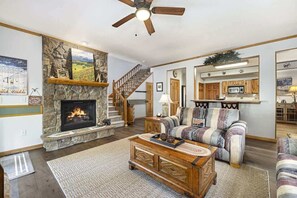 TV, peis og kontorer