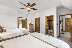 3 bedrooms, iron/ironing board, WiFi, bed sheets