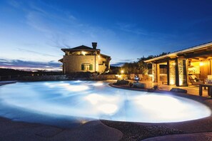 Piscine extérieure, piscine chauffée