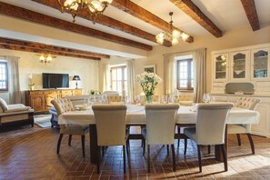 Dining - Luxurious Villa Bora with a large 120 m Lagoon Pool and Waterfall (Buzet)