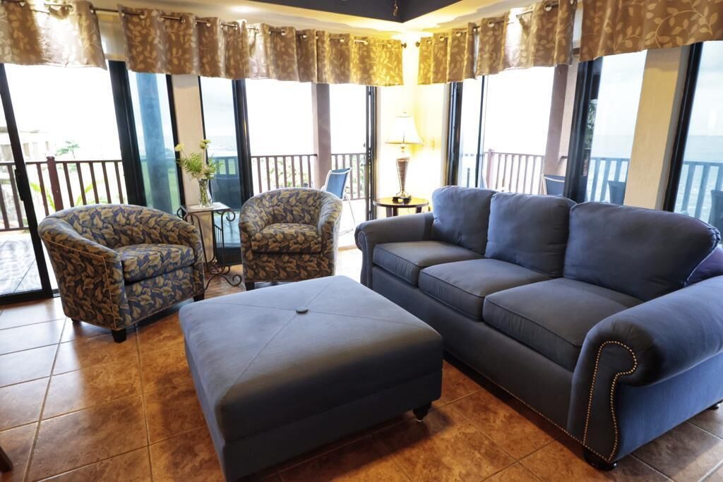 Royal Apartment | Living area | TV