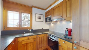 Refrigerador, microondas, horno y lavavajillas 