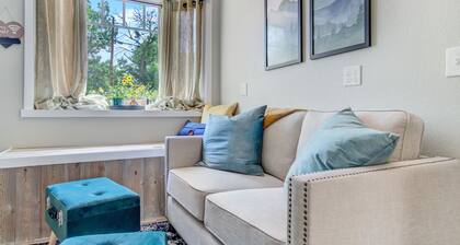 Modern Private Suite - Walkable Central Location
