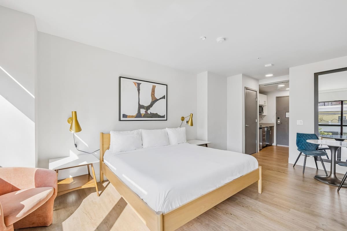 Accessible 1 Bedroom Queen (Self Check-in)