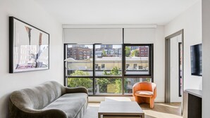 1 Bedroom King (Self Check-in) | Living area | 40-inch flat-screen TV with digital channels, TV, streaming services - Kasa Capitol Hill Seattle (Seattle)