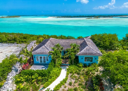 Amani Hideaway with an 180 degree View over Moriah Harbors turquoise Water
