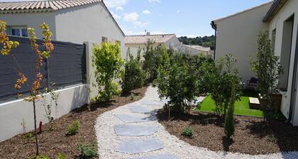 Maison neuve chaleureuse en Provence, terrasse