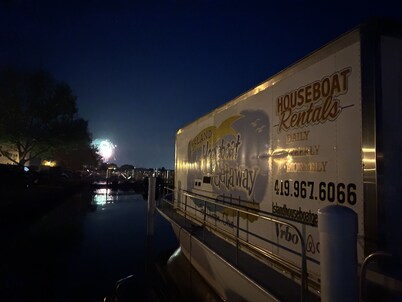 Wake up ON the lake aboard Shiloh