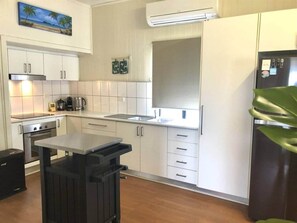 Micro-ondes, four, plaque de cuisson, lave-vaisselle