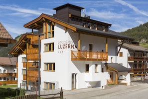 Esterni