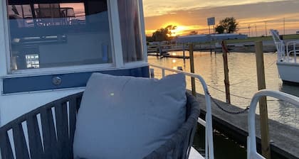 Wake up ON the lake aboard Island King