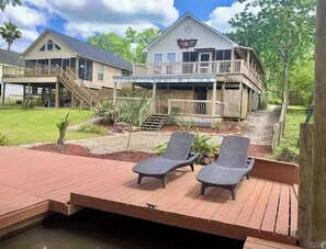 Terrace/patio - The River House "Vacation like a Cajun!" (Maurepas)