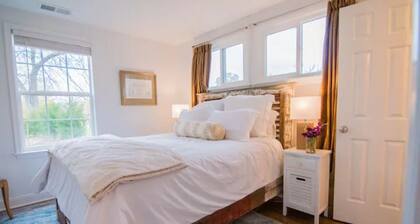 Luxury cottage with pool