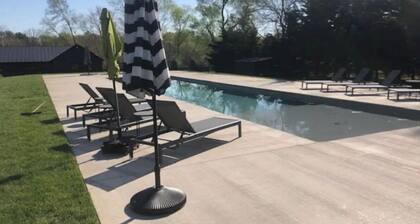 Luxury cottage with pool