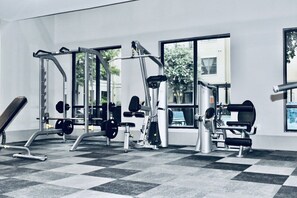 Fitness facility - ⭐️ FLOWER-TREE STAY  (SELFIE-STATION) (The Woodlands)