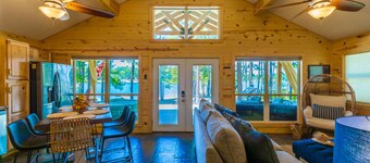 Fisher's Point Lakefront-South Toledo Bend-Hot Tub Private Beach Sleeps 6 Pets