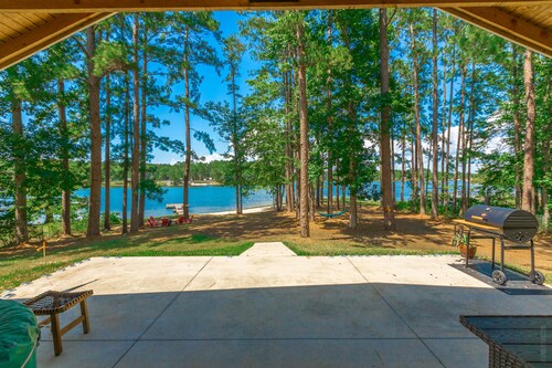 Fisher's Point Lakefront-South Toledo Bend-Hot Tub Private Beach Sleeps 6 Pets