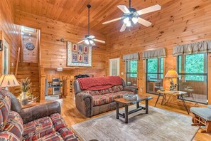 Televisie en een open haard