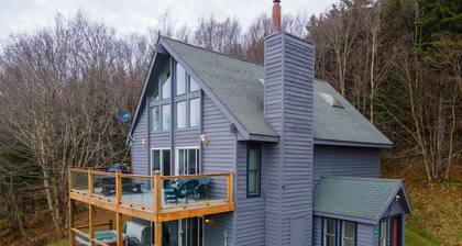 5BR Chalet Stunning Views,Hot Tub,Walk to Slopes