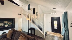 Smart TV, fireplace