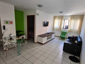 Apartment | Living area | TV - Apartamento Catamarã Portiville (Maceió)