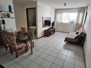 Apartamento | Ferros/tábuas de passar roupa, Wi-Fi de cortesia, roupa de cama