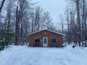 Exterior - SNOWMOBILER’S base camp to Tuscobia Tr! Private cottage, access to trails! Dogs! (Ojibwa)